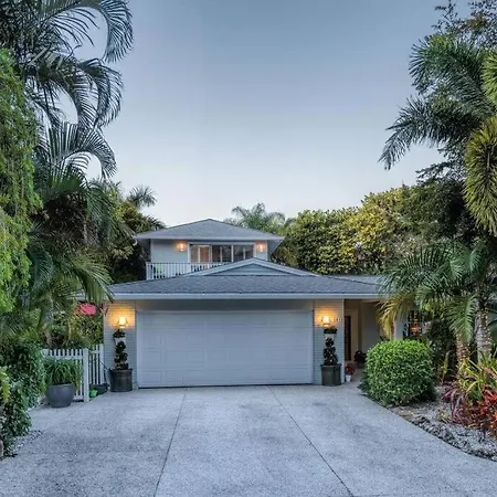 Get Lost In The Intoxicating Relaxation Of Siesta Key, In This Luxurious Private Home.